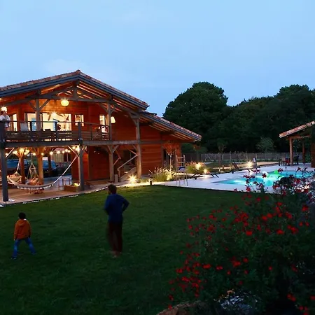 Canopee - Deck, Heated Pool And Pines 빌라 비엘-생-지롱